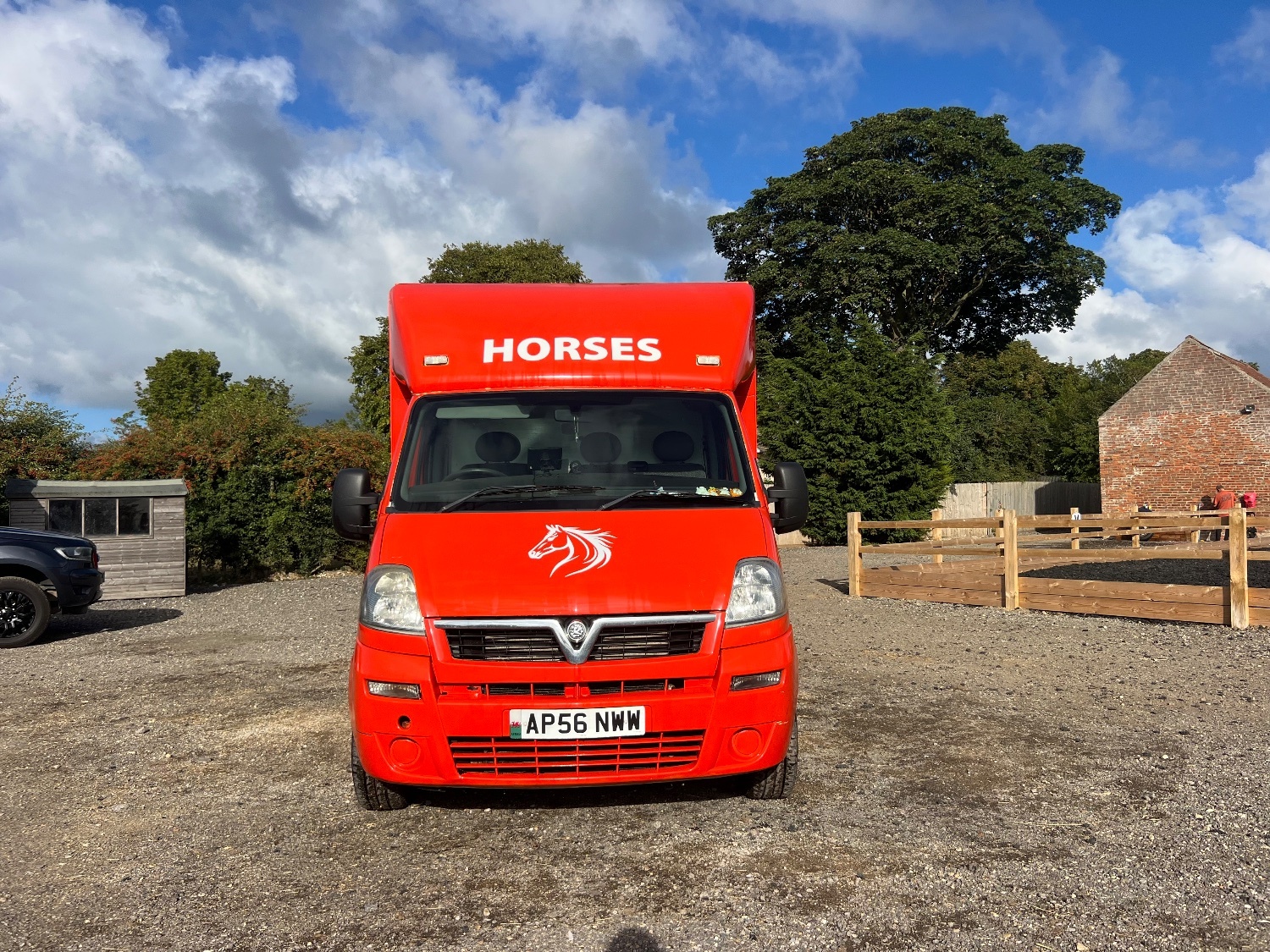 Horseboxes Up to 3.5 Tonnes - EdQuine  Vauxhall Horsebox in 