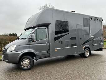Iveco Stalled for 2 forward facing, smart living, Beautiful horsebox Horsebox