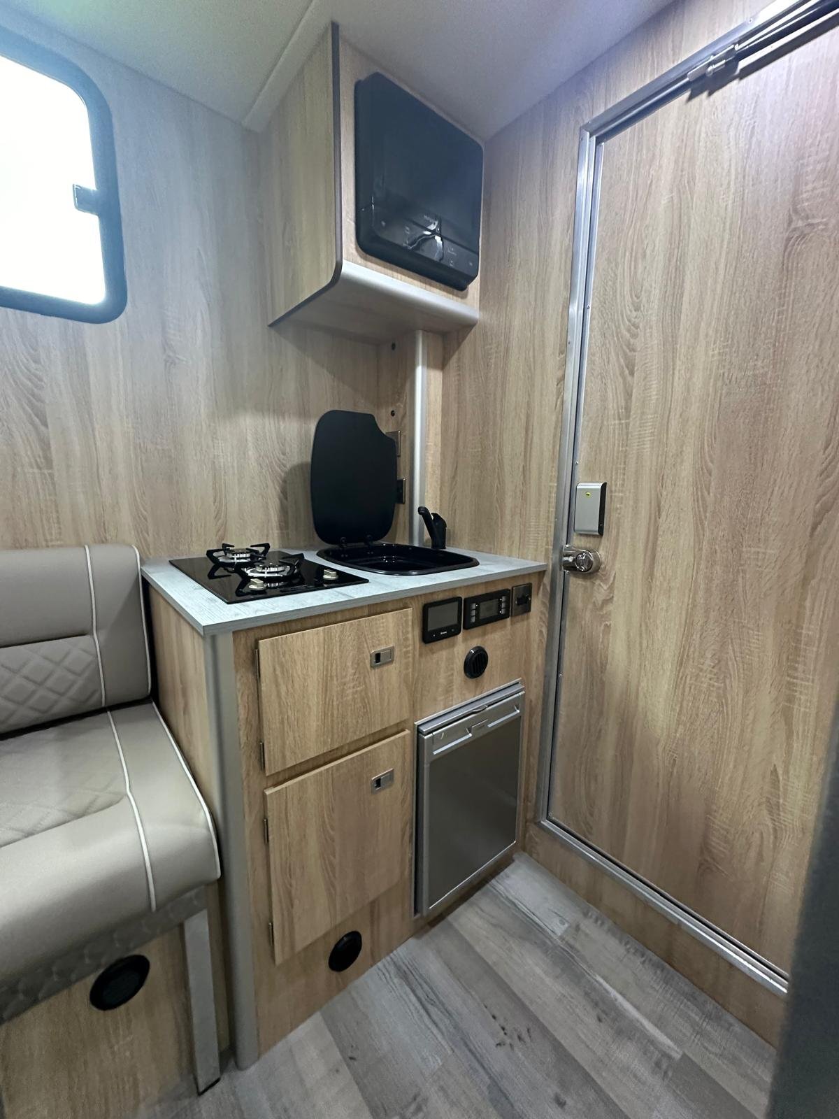 Bretherton Relay Citroen Horsebox - Horseboxes 3.6-7.5 Tonnes in 