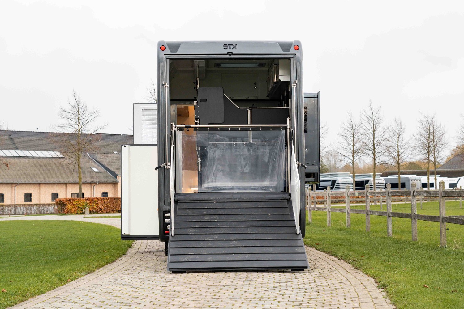 Stephex  Volvo FL280 Horsebox - Horseboxes Over 7.6 Tonnes