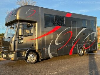 Iveco Spacious luxury living, sleeping for 4. Stalled for 3 Horsebox