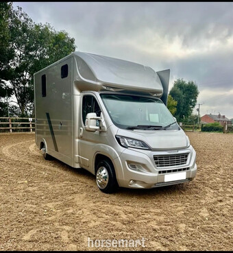 2021 Peugeot Boxer Horsebox