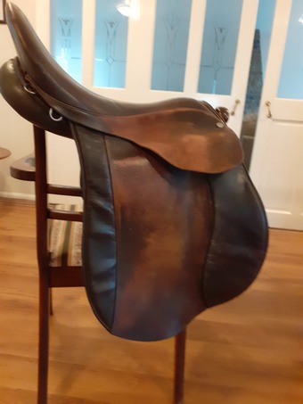 British made 43cms, 17" saddle