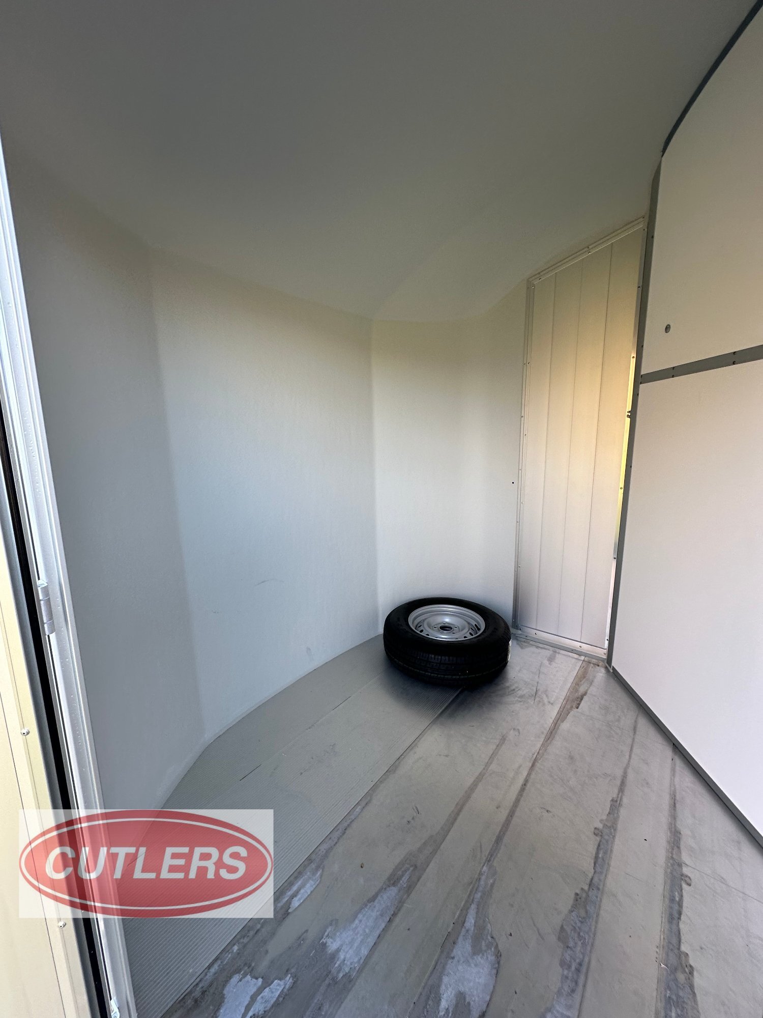 Horse Trailers - Cheval Liberte Maxi 3  Horse Trailer