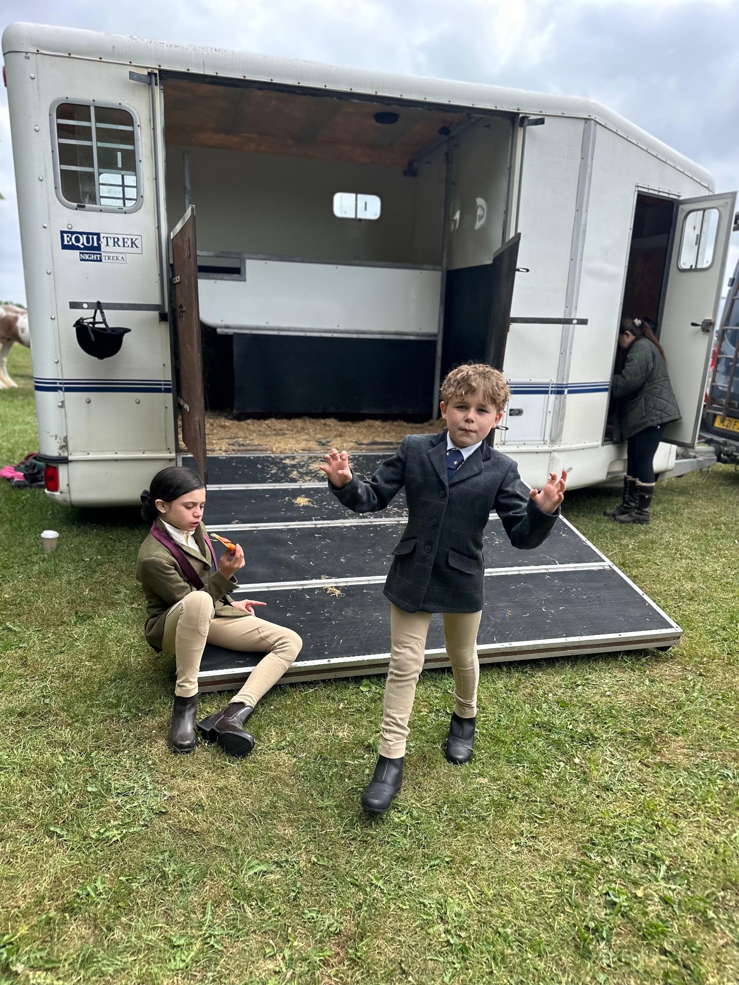 Equi-Trek Night-Treka  Horse Trailer